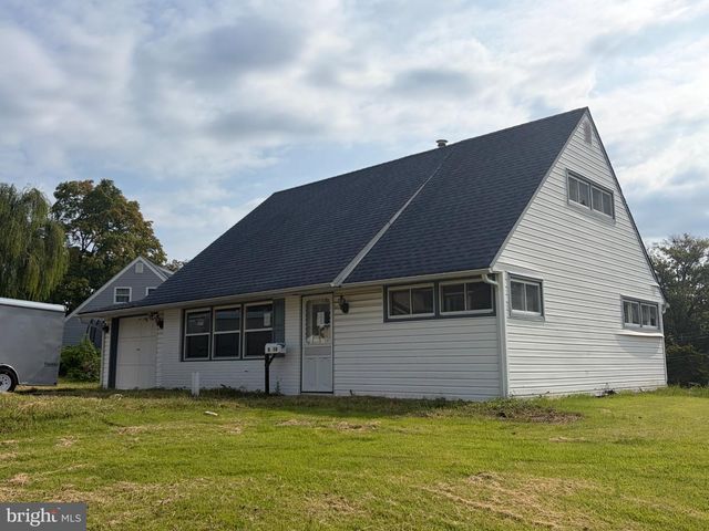 14 CIRCLE RD, Levittown, PA 19057