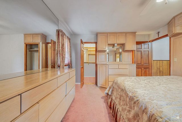 46 Anita Place, Farmingdale, NY 11735