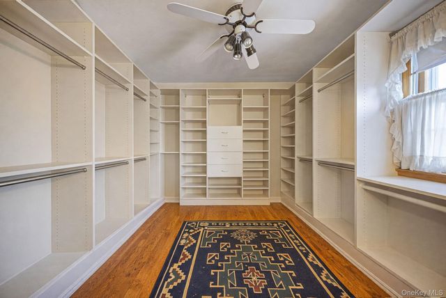 46 Anita Place, Farmingdale, NY 11735