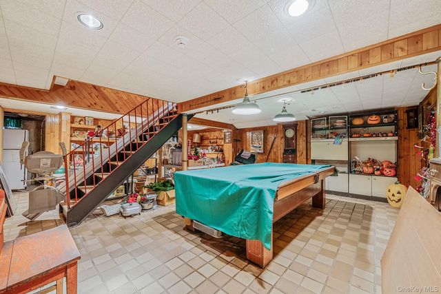 46 Anita Place, Farmingdale, NY 11735