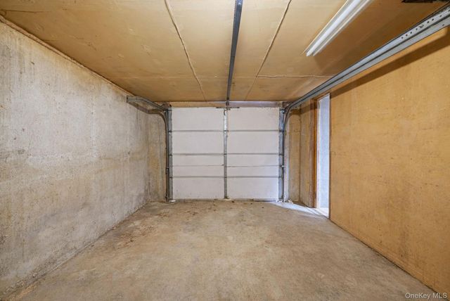 46 Anita Place, Farmingdale, NY 11735