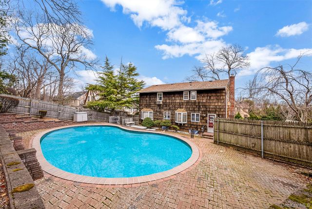 46 Anita Place, Farmingdale, NY 11735