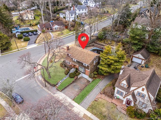 46 Anita Place, Farmingdale, NY 11735