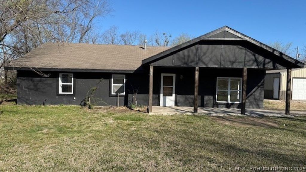 305 W Commercial Street, Inola, OK 74036