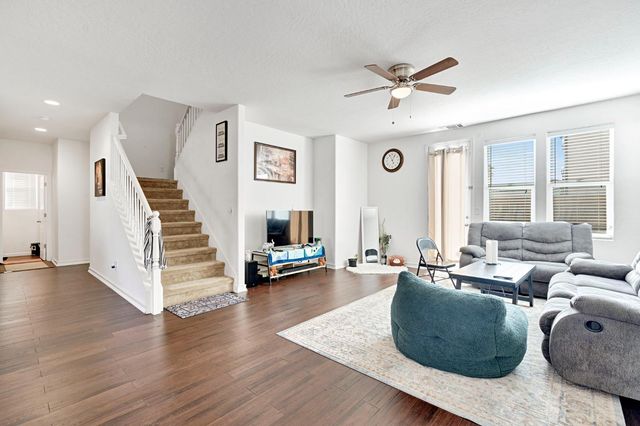 4421 W Pinsapo Drive, Fresno, CA 93722