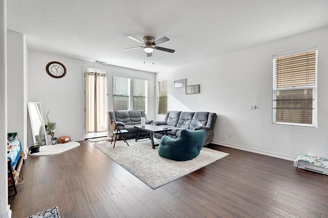 4421 W Pinsapo Drive, Fresno, CA 93722