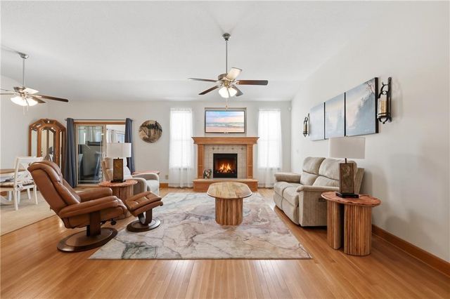2126 NE Sparta Drive, Blue Springs, MO 64029