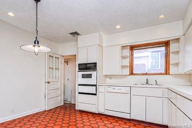 80-07 215th Street, Hollis Hills, NY 11427