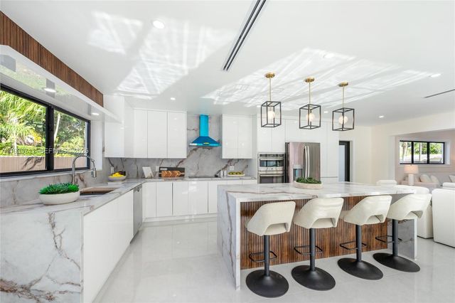 13800 SW 79th Ct, Palmetto Bay, FL 33158