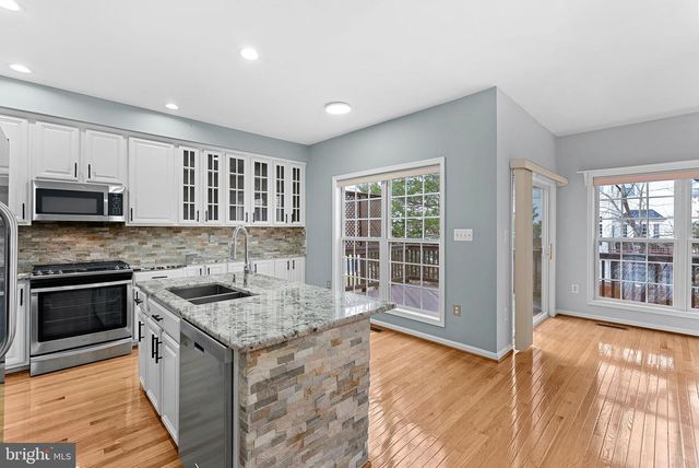 13584 CEDAR RUN LN, Herndon, VA 20171