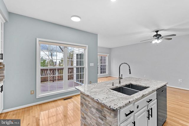 13584 CEDAR RUN LN, Herndon, VA 20171