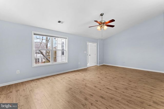 13584 CEDAR RUN LN, Herndon, VA 20171