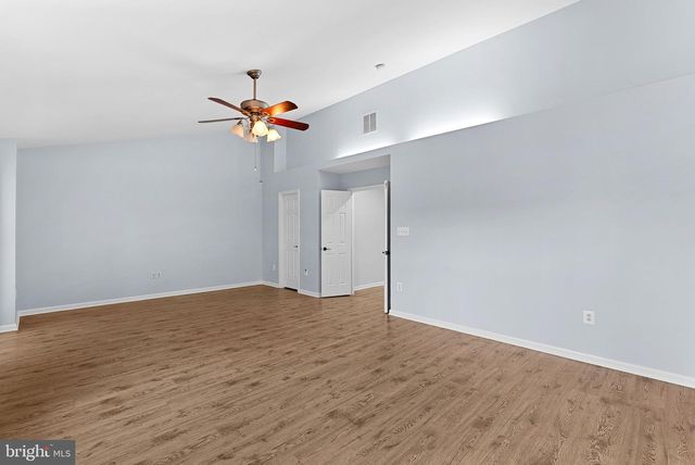 13584 CEDAR RUN LN, Herndon, VA 20171