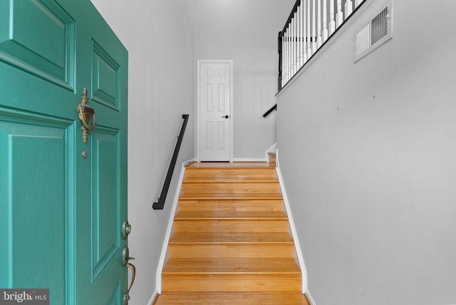 13584 CEDAR RUN LN, Herndon, VA 20171