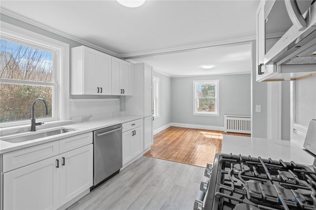 2 Sprague Avenue, East Providence, RI 02915