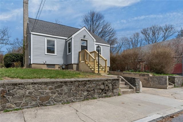 2 Sprague Avenue, East Providence, RI 02915