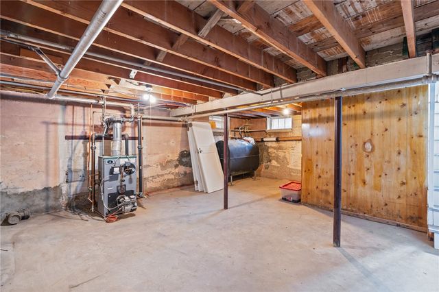 2 Sprague Avenue, East Providence, RI 02915