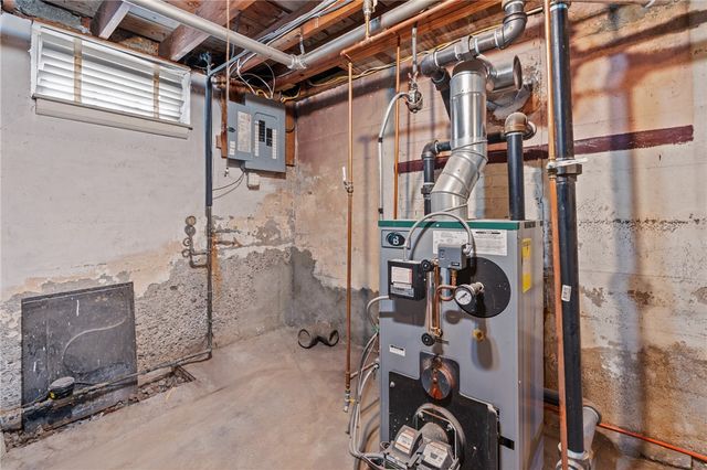 2 Sprague Avenue, East Providence, RI 02915