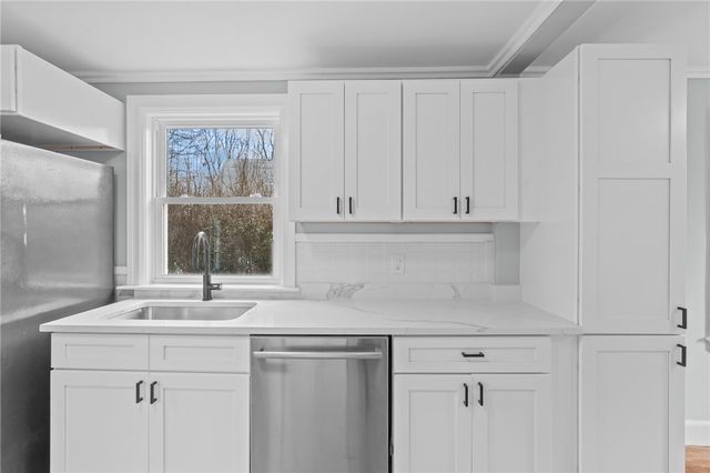 2 Sprague Avenue, East Providence, RI 02915