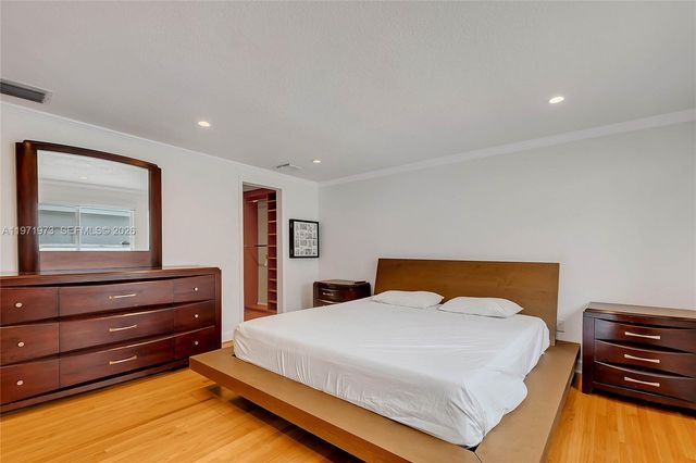 35 SW 20th Rd, Miami, FL 33129