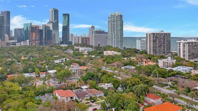 35 SW 20th Rd, Miami, FL 33129