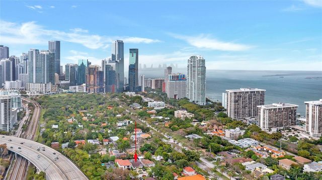 35 SW 20th Rd, Miami, FL 33129