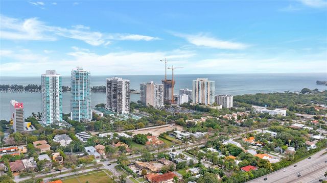 35 SW 20th Rd, Miami, FL 33129