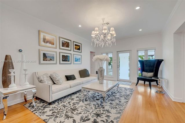 35 SW 20th Rd, Miami, FL 33129