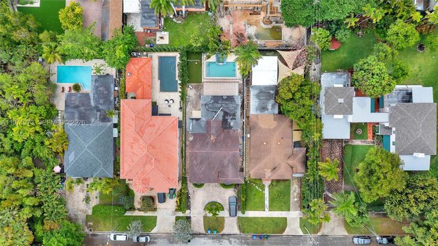 35 SW 20th Rd, Miami, FL 33129