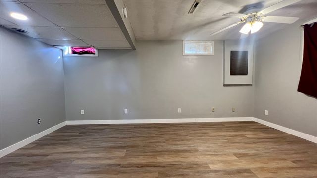 4295 NW 11th Street, Des Moines, IA 50313