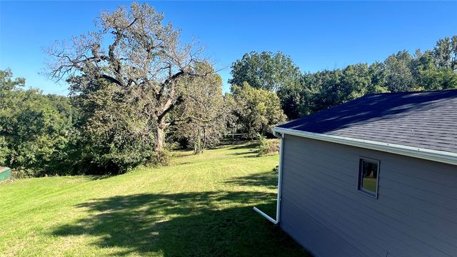 4295 NW 11th Street, Des Moines, IA 50313