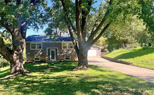 4295 NW 11th Street, Des Moines, IA 50313