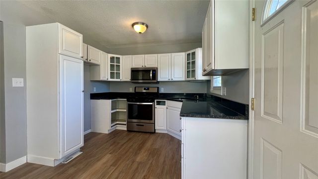 4295 NW 11th Street, Des Moines, IA 50313