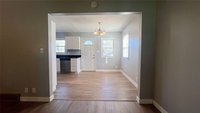 4295 NW 11th Street, Des Moines, IA 50313