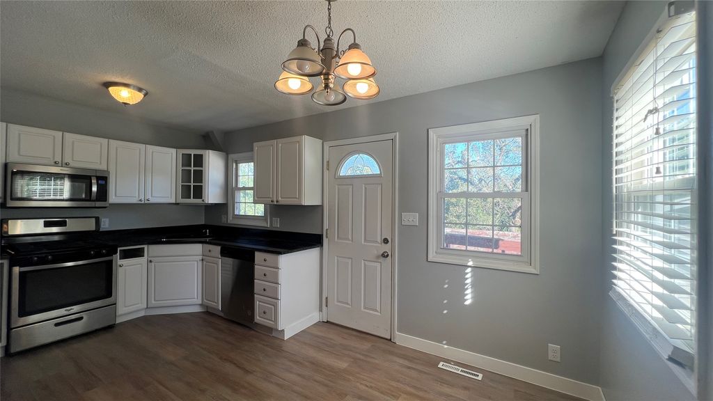 4295 NW 11th Street, Des Moines, IA 50313