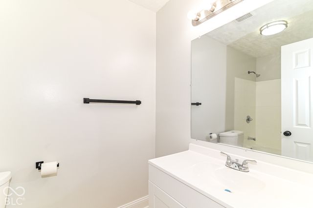 9226 Rochelle Drive, Indianapolis, IN 46235