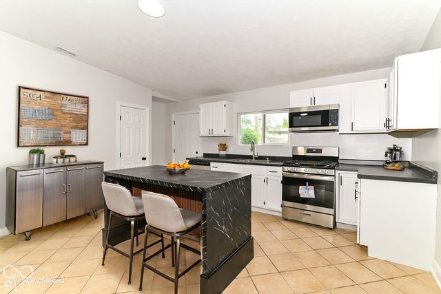 9226 Rochelle Drive, Indianapolis, IN 46235