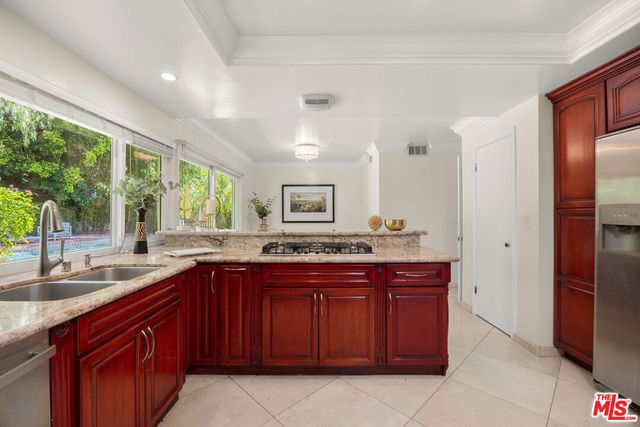 2024 San Ysidro Drive, Beverly Hills, CA 90210