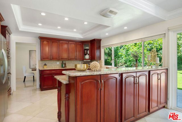 2024 San Ysidro Drive, Beverly Hills, CA 90210