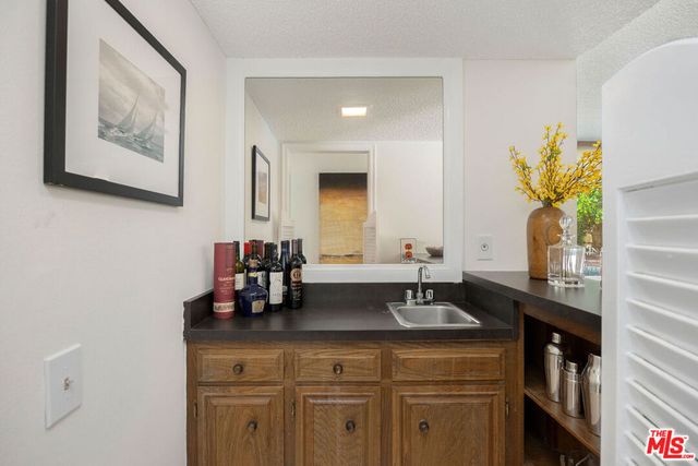 2024 San Ysidro Drive, Beverly Hills, CA 90210