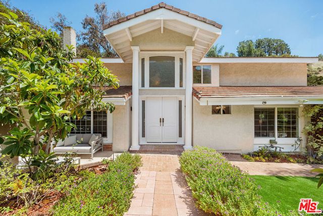2024 San Ysidro Drive, Beverly Hills, CA 90210