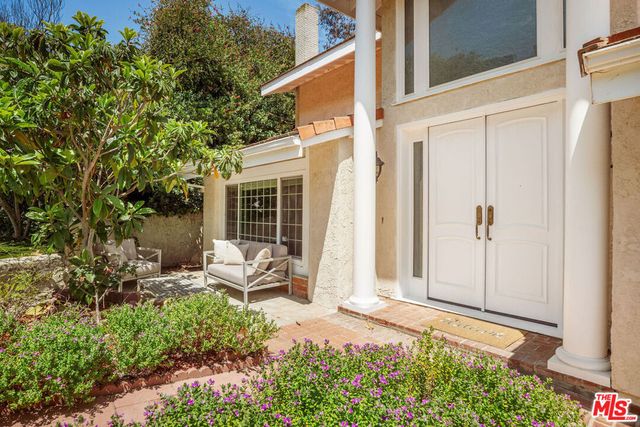 2024 San Ysidro Drive, Beverly Hills, CA 90210