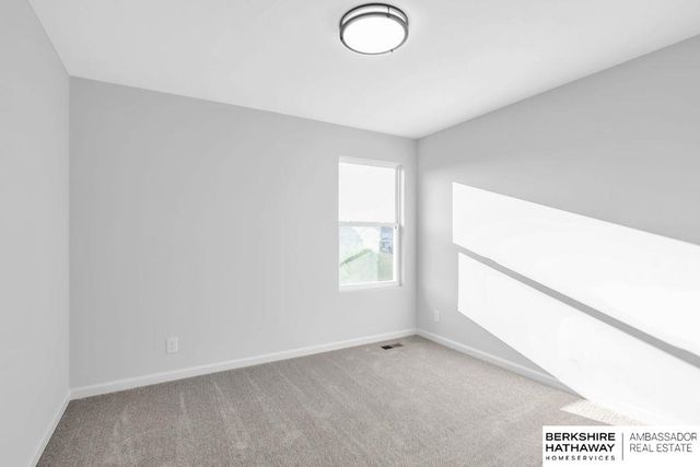 9524 S 181 Street, Omaha, NE 68136