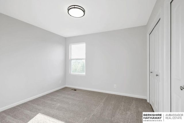 9524 S 181 Street, Omaha, NE 68136