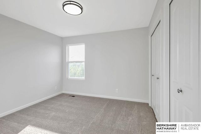 9524 S 181 Street, Omaha, NE 68136