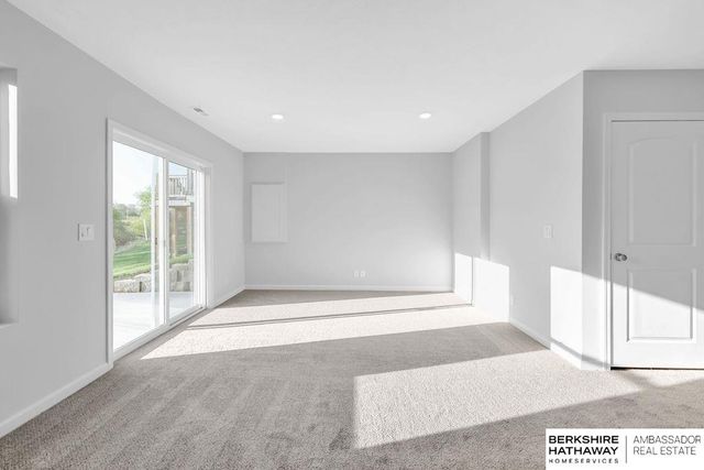 9524 S 181 Street, Omaha, NE 68136