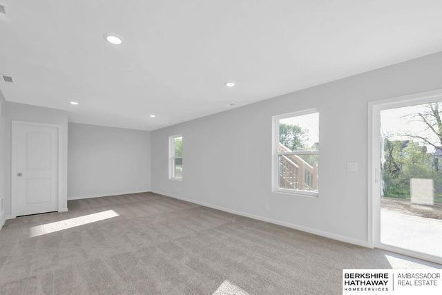 9524 S 181 Street, Omaha, NE 68136