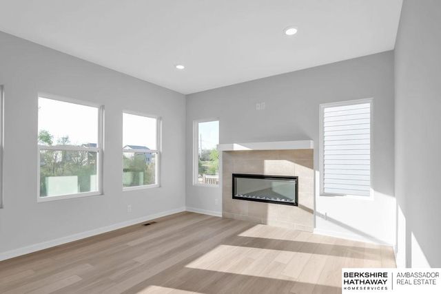 9524 S 181 Street, Omaha, NE 68136