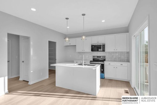 9524 S 181 Street, Omaha, NE 68136