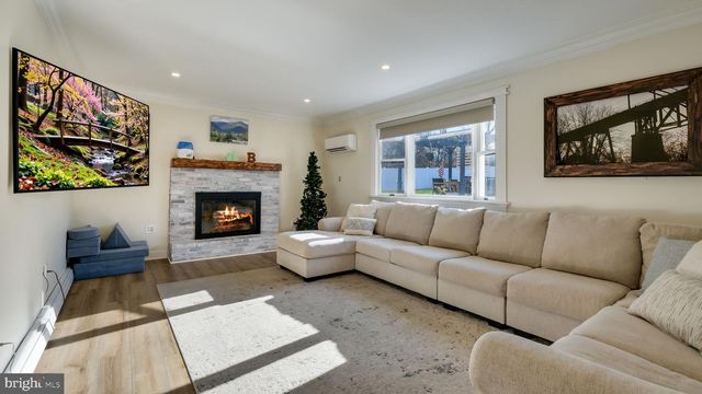 1140 DAYTON DR, Warminster, PA 18974